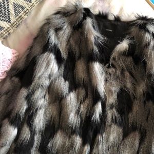 NWOT FOREVER 21 LONG FUR JACKET